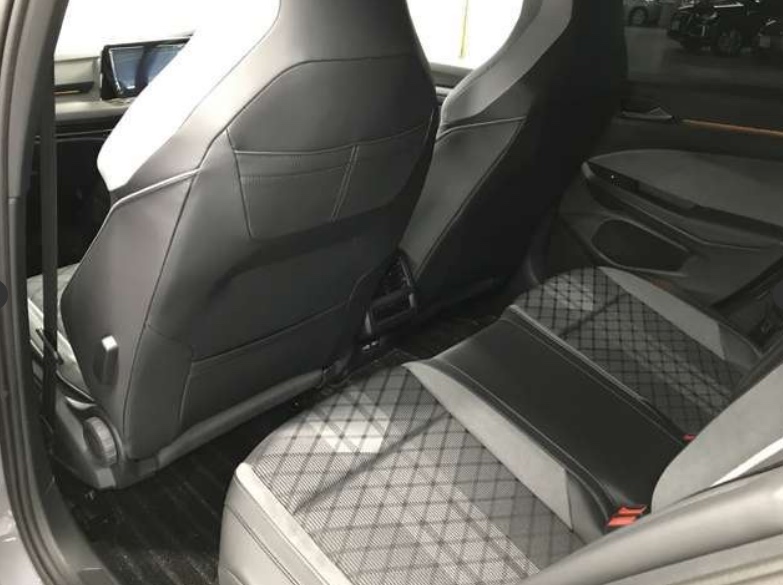 Volkswagen Golf 2023 – TDI R line
