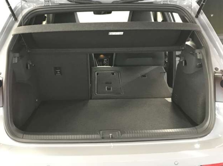 Volkswagen Golf 2023 – TDI R line