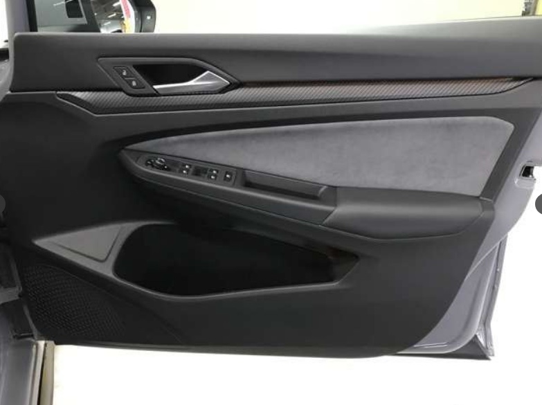 Volkswagen Golf 2023 – TDI R line