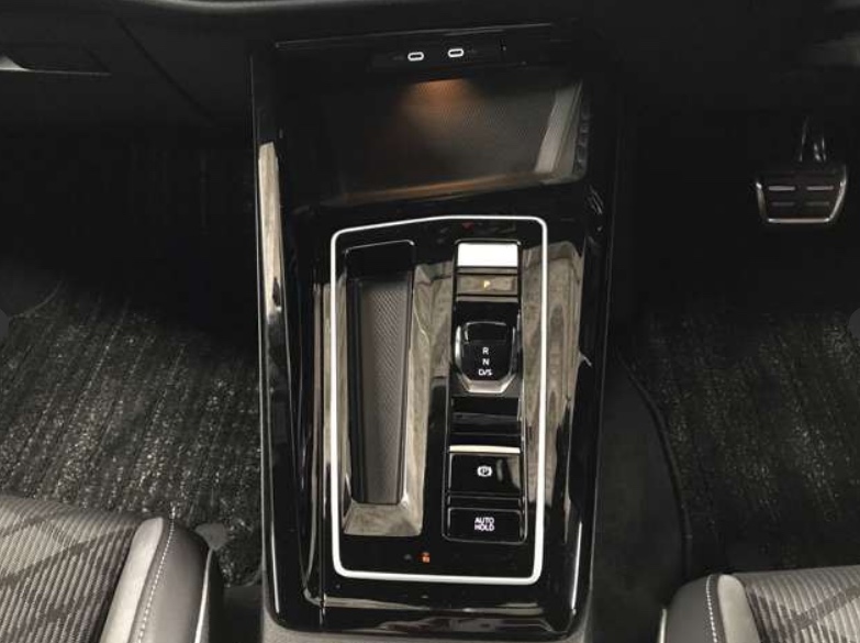 Volkswagen Golf 2023 – TDI R line