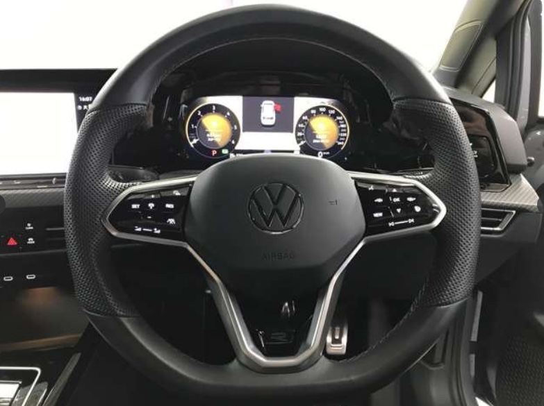 Volkswagen Golf 2023 – TDI R line