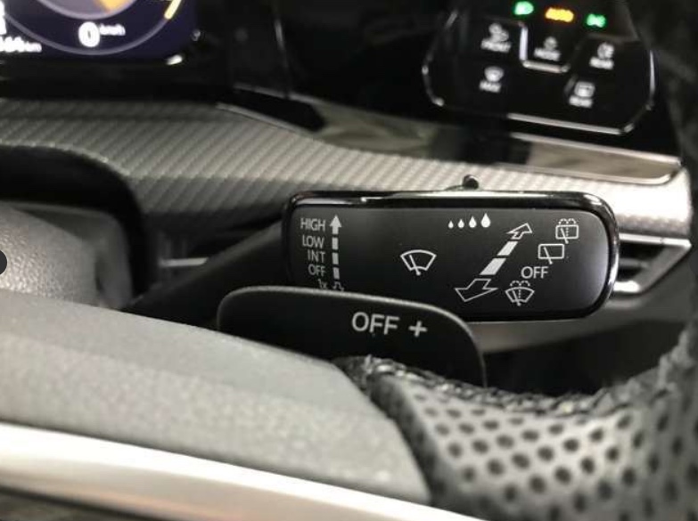 Volkswagen Golf 2023 – TDI R line